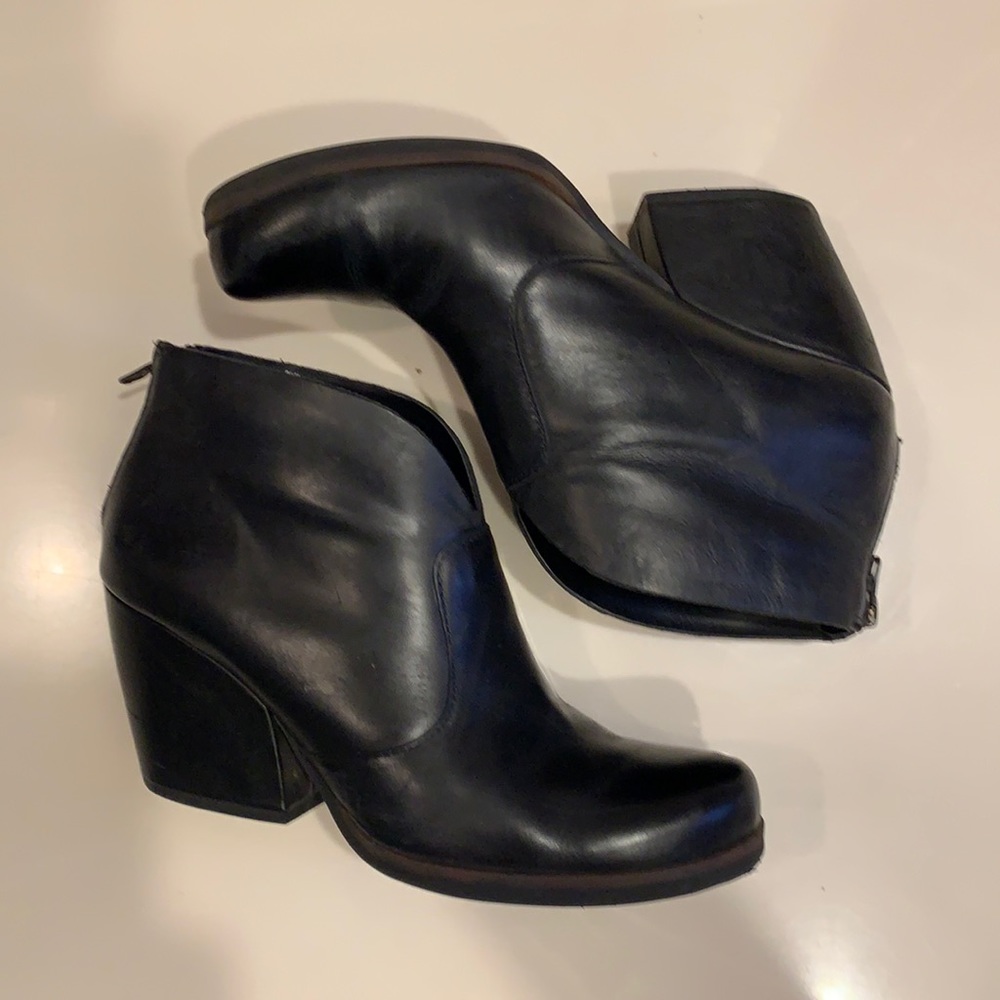 SOLD Black leather Korks ankle boots.
